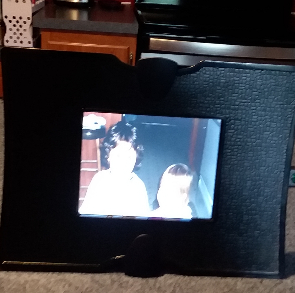 Digital photo frame